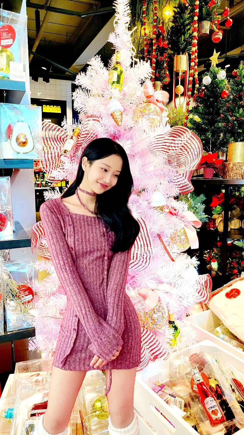 Representative background image loved by Kim Soyeon (2004) fandom