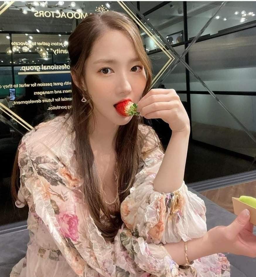 Latest photo of Park Minyoung