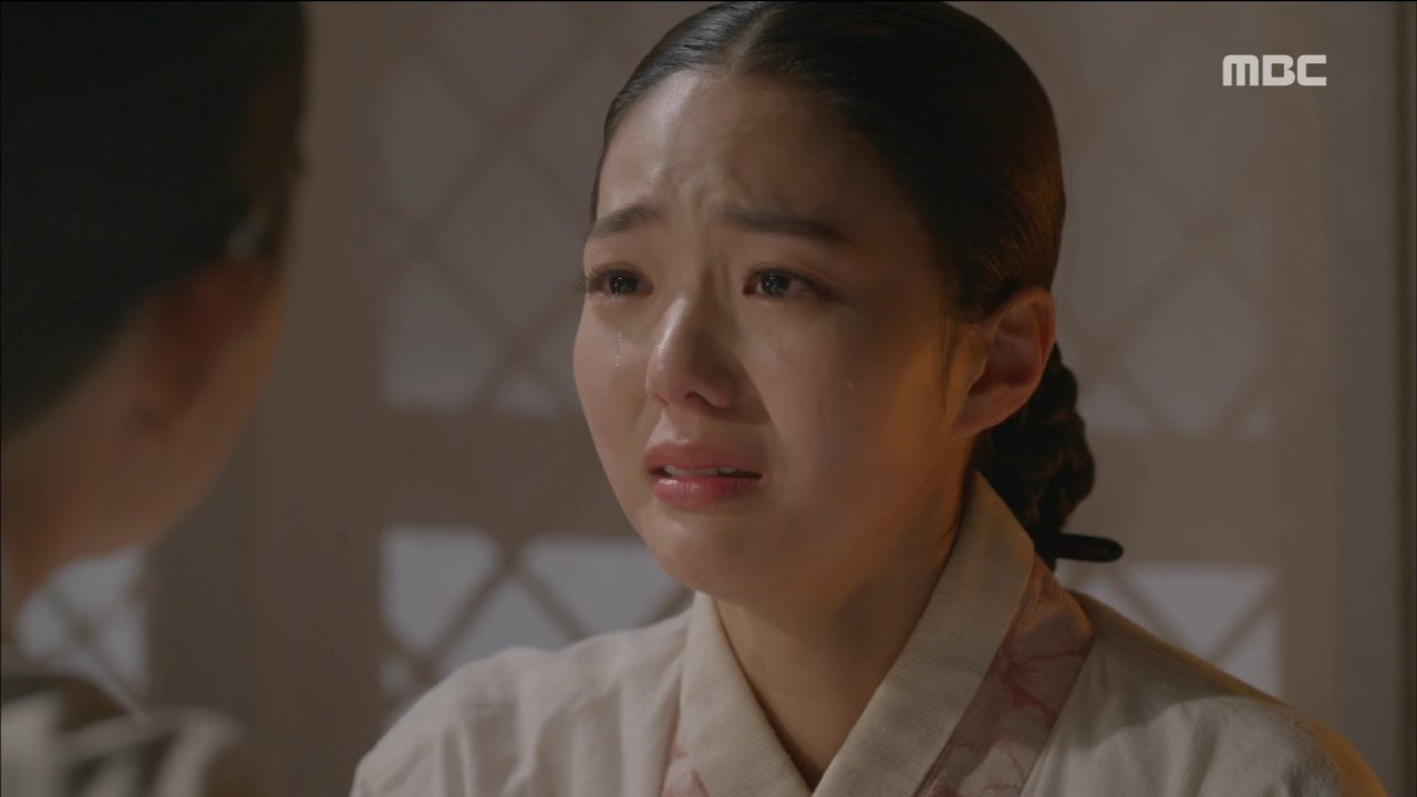 A moment captured by a fan of Yoon Kyunsang