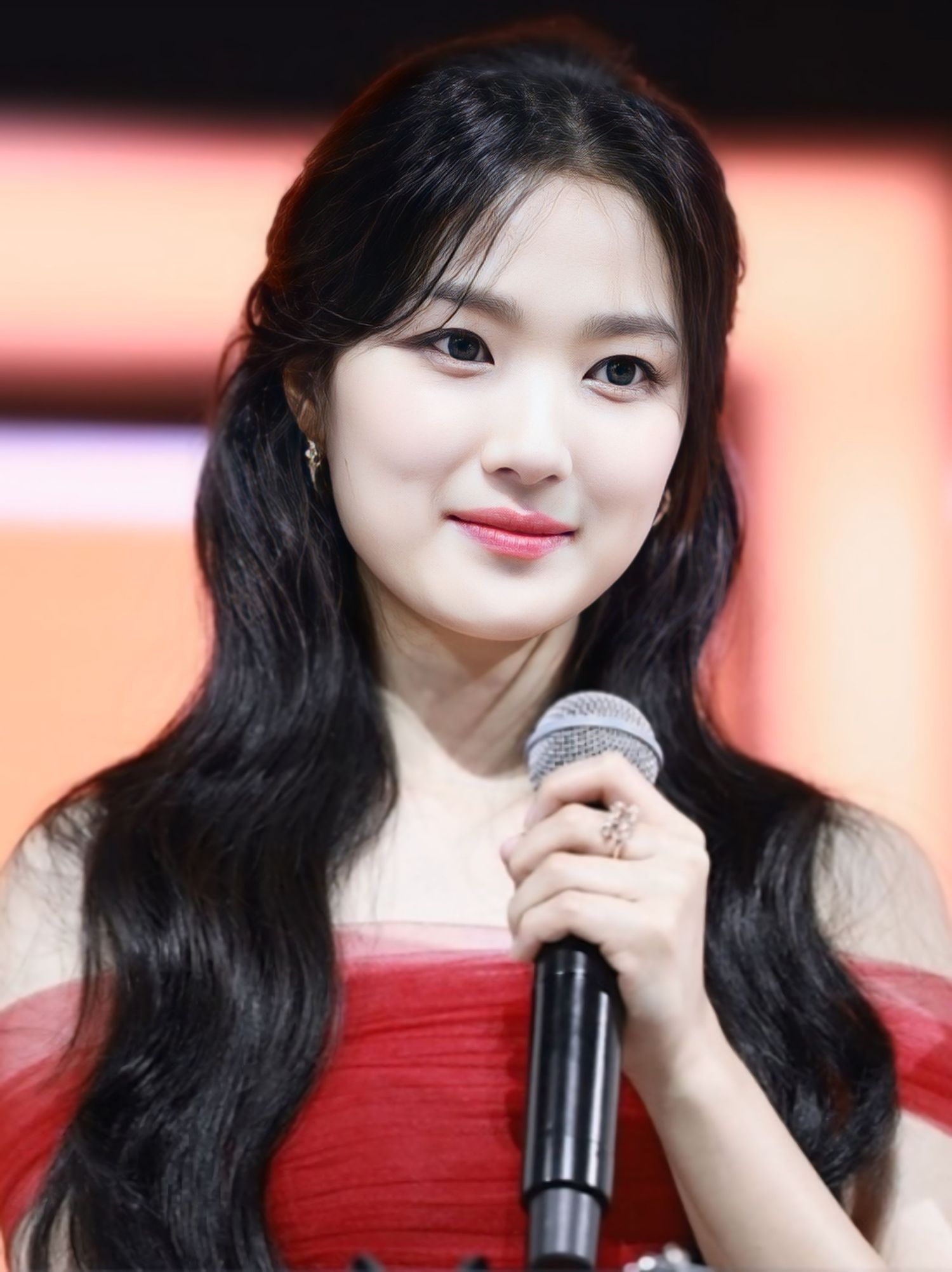 Latest photo of Kim Hyeyoon