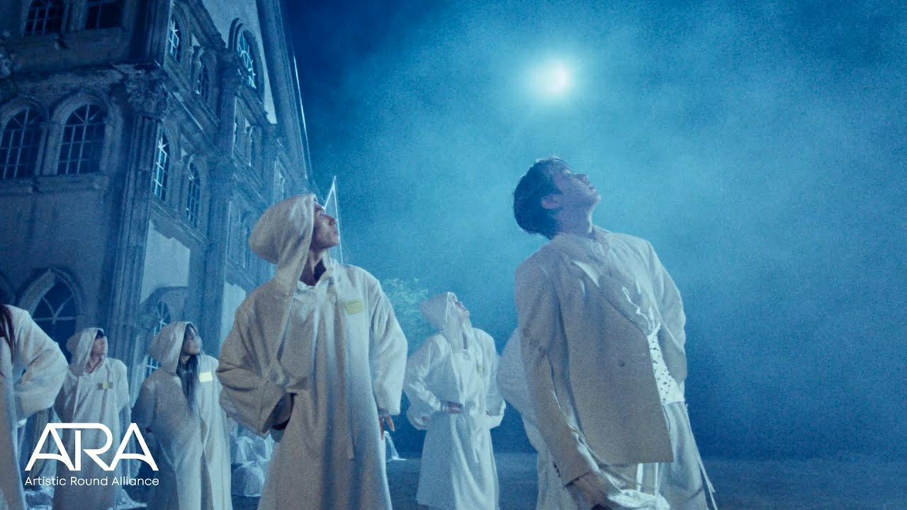 Behind-the-scenes cut of Secret Garden