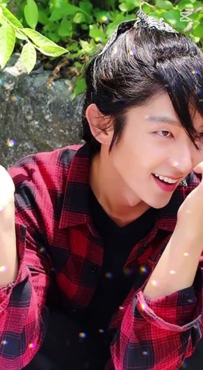 Emotional wallpaper shared by fans for Lee Joongi