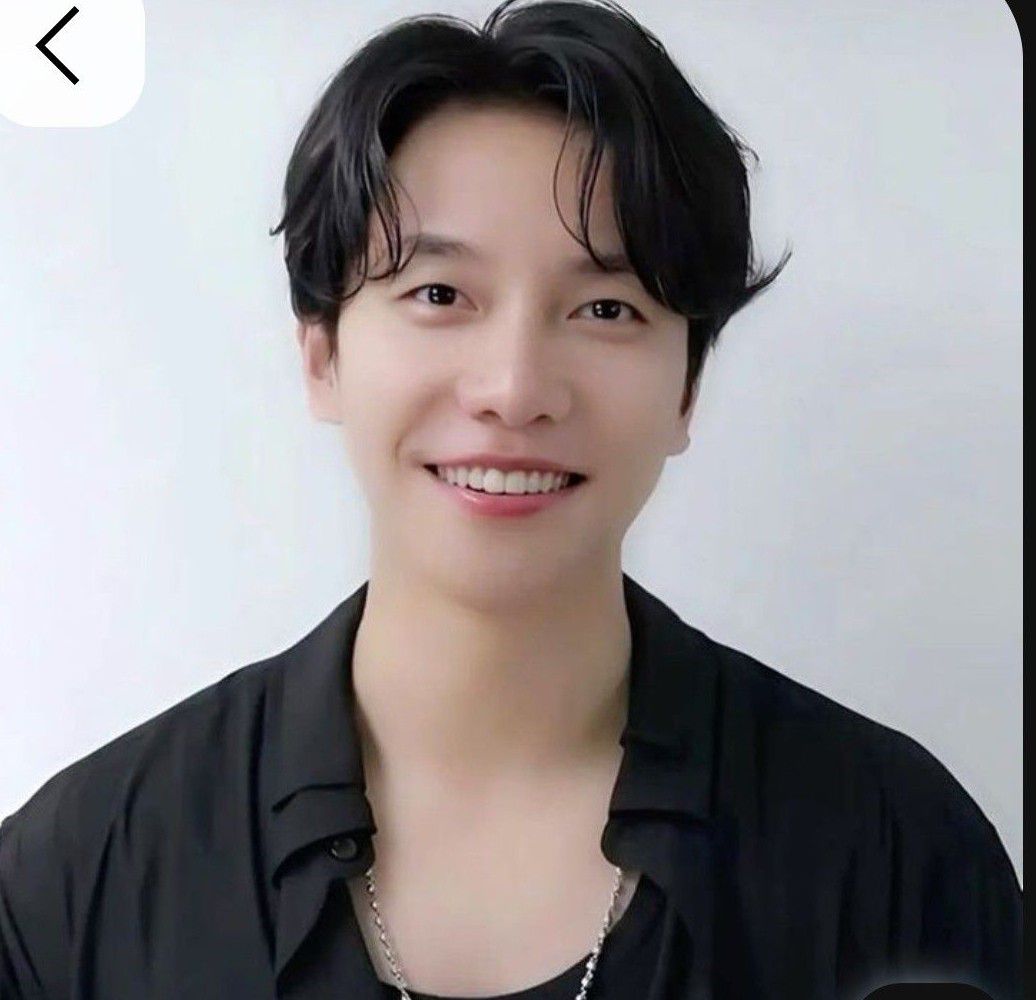 Foto terbaru dari Lee Seunggi