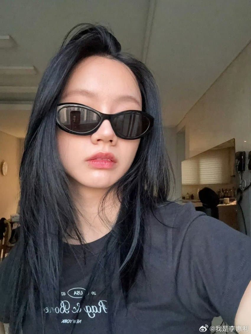 Behind-the-scenes cut of Hyeri