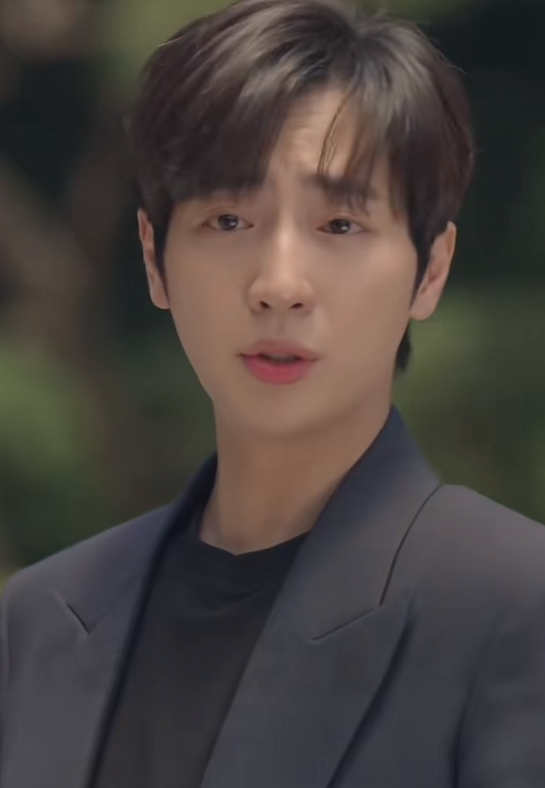 Recent activity shot of Lee Sangyeob