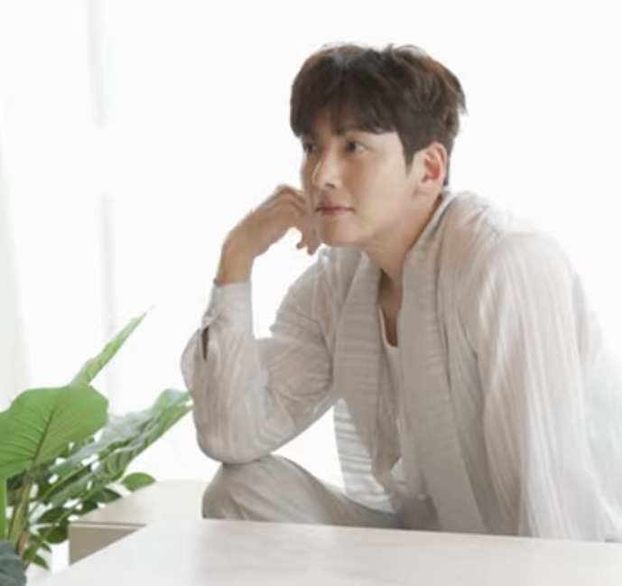 チ・チャンウクの最近の活動ショット