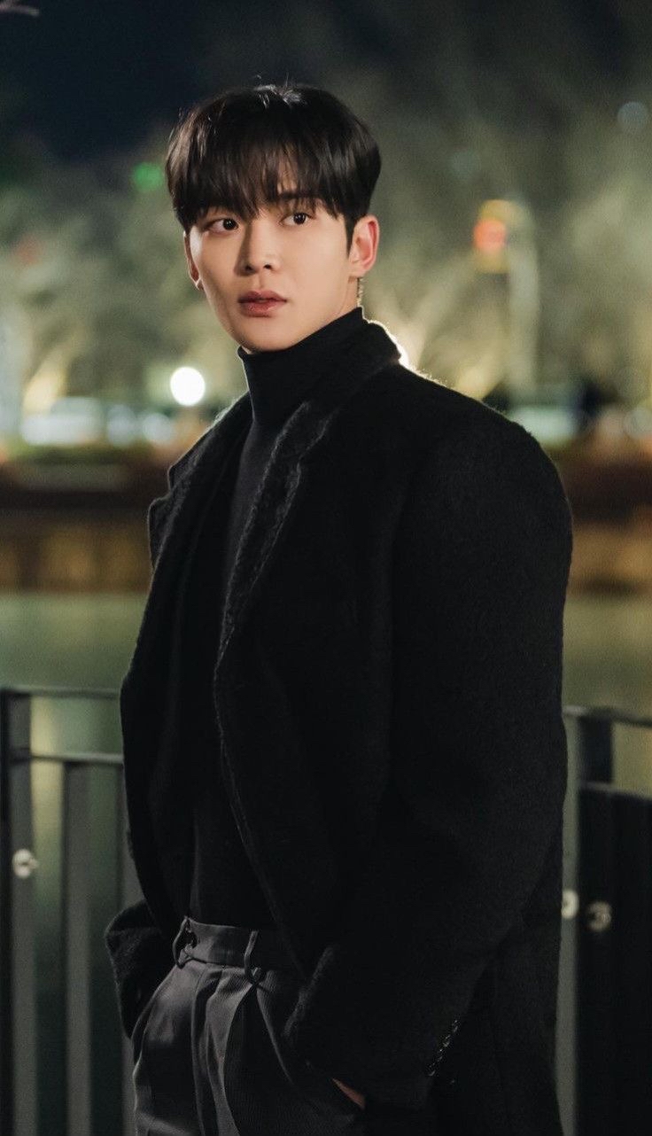 Behind-the-scenes cut of Rowoon
