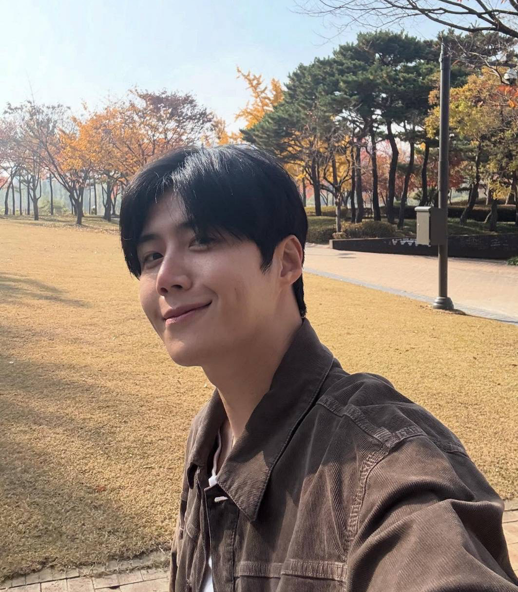 Behind-the-scenes cut of Kim Seonho