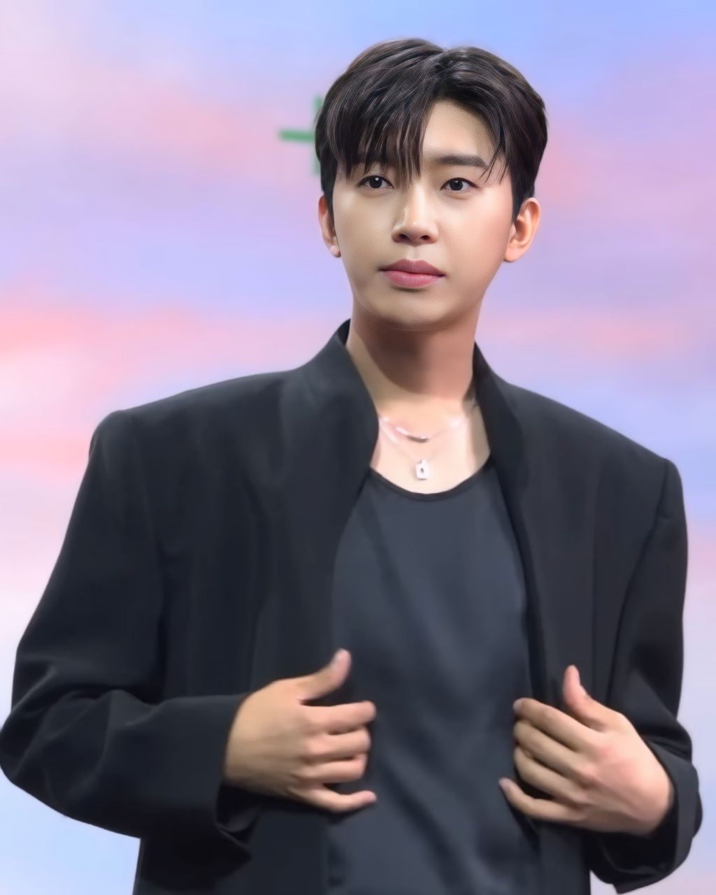 Recent activity shot of Lim Youngwoong