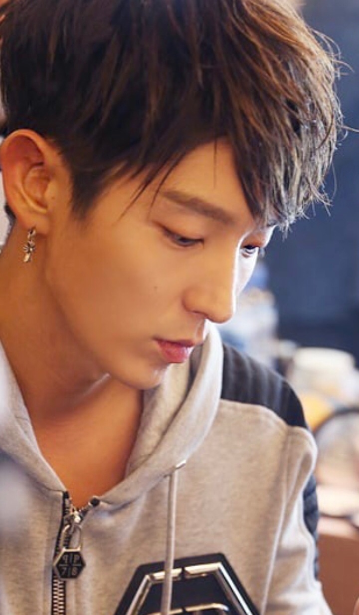 イ・ジュンギのビハインドカット