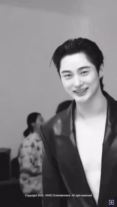 Behind-the-scenes cut of Byeon Wooseok