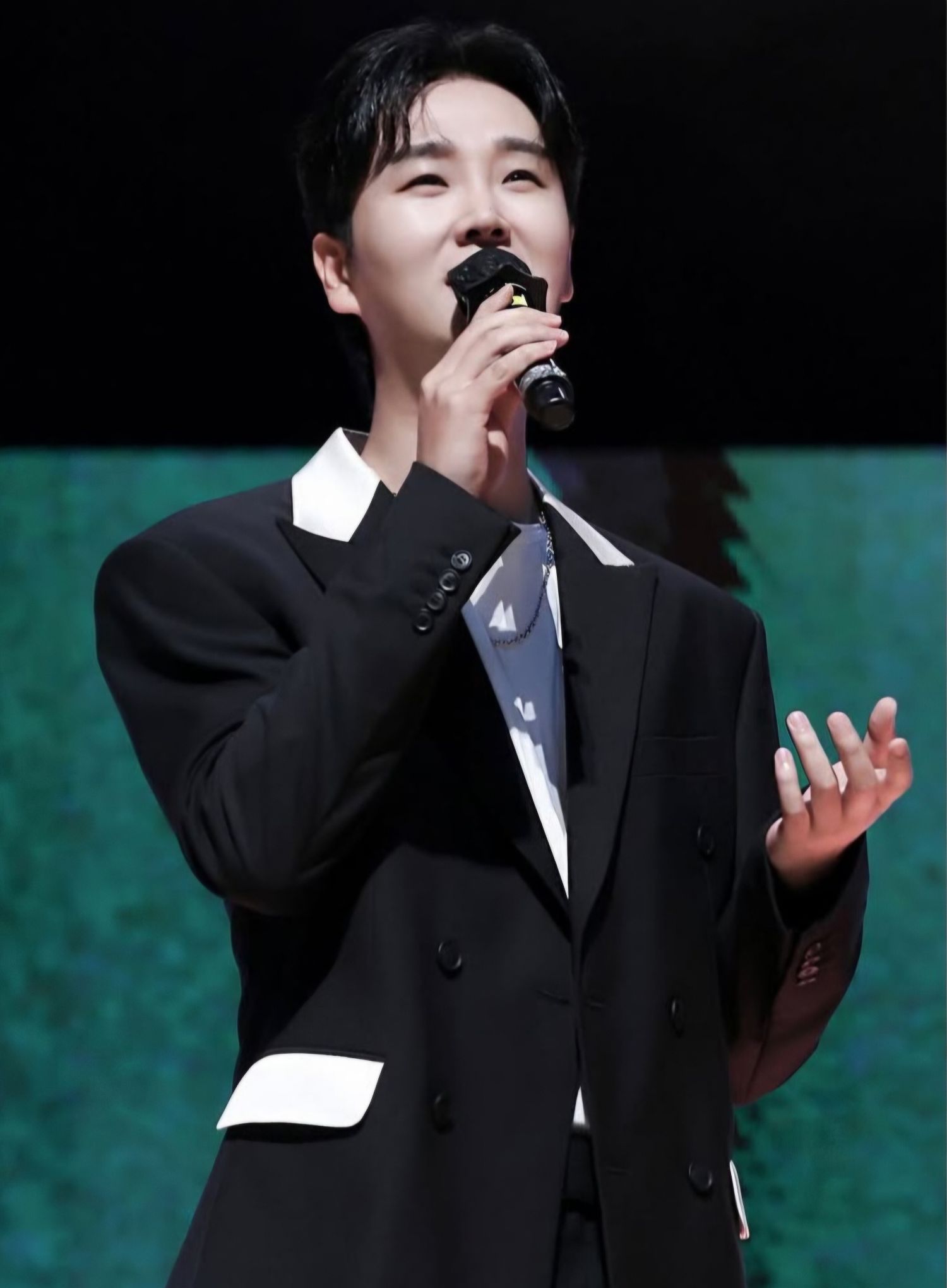 Recent activity shot of Song Minjun