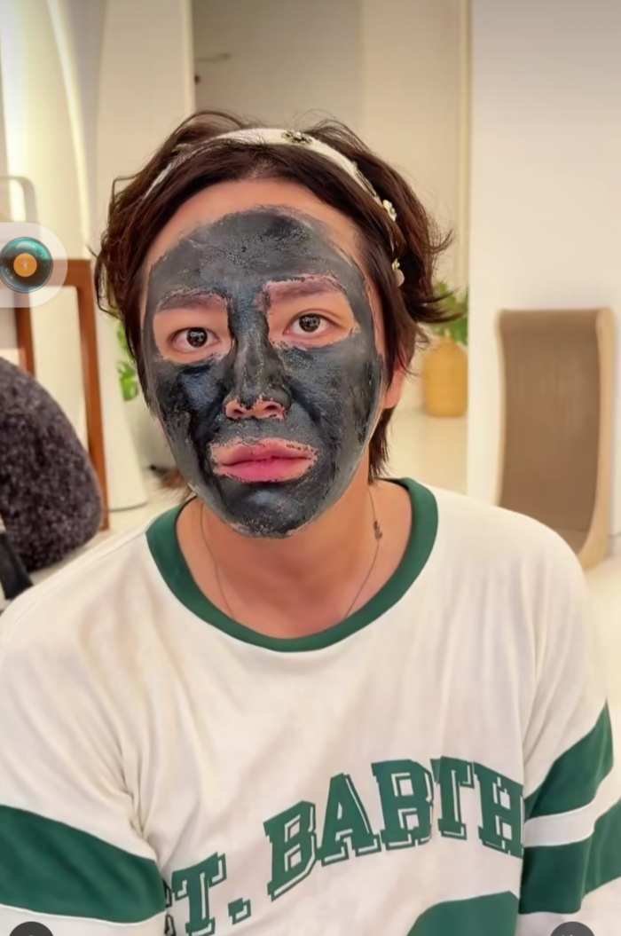 Recent activity shot of Jang Geunsuk