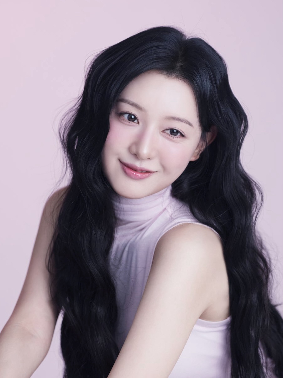 Recent activity shot of Kim Jiwon