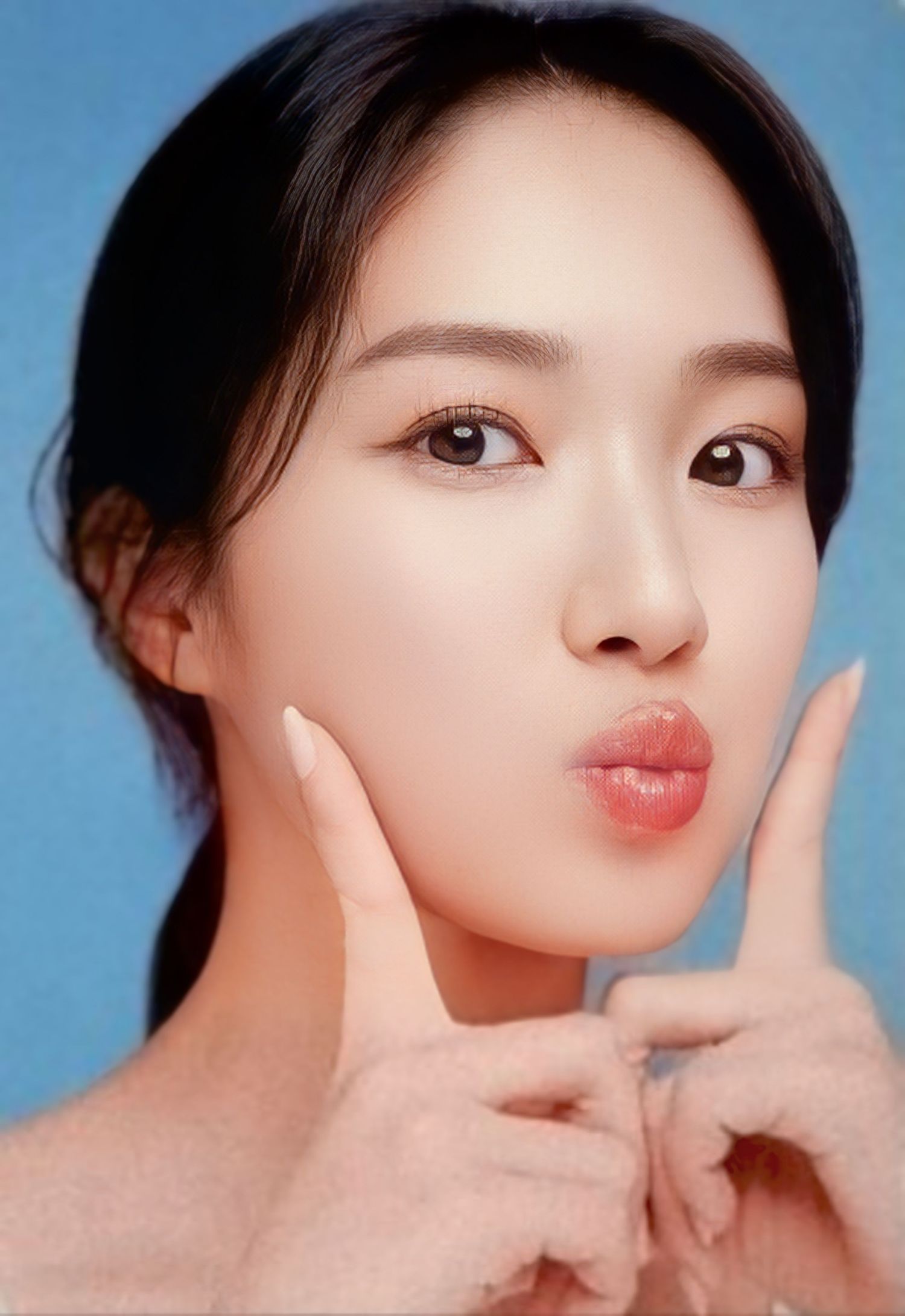 Latest photo of Kim Hyeyoon