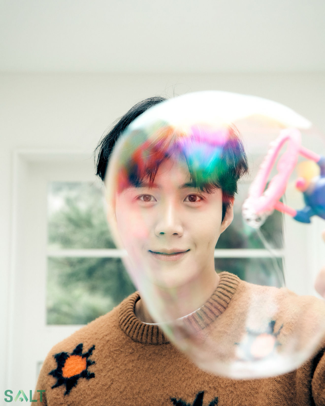 Behind-the-scenes cut of Kim Seonho