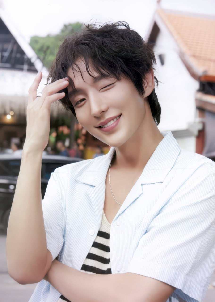 A moment captured by a fan of Lee Joongi