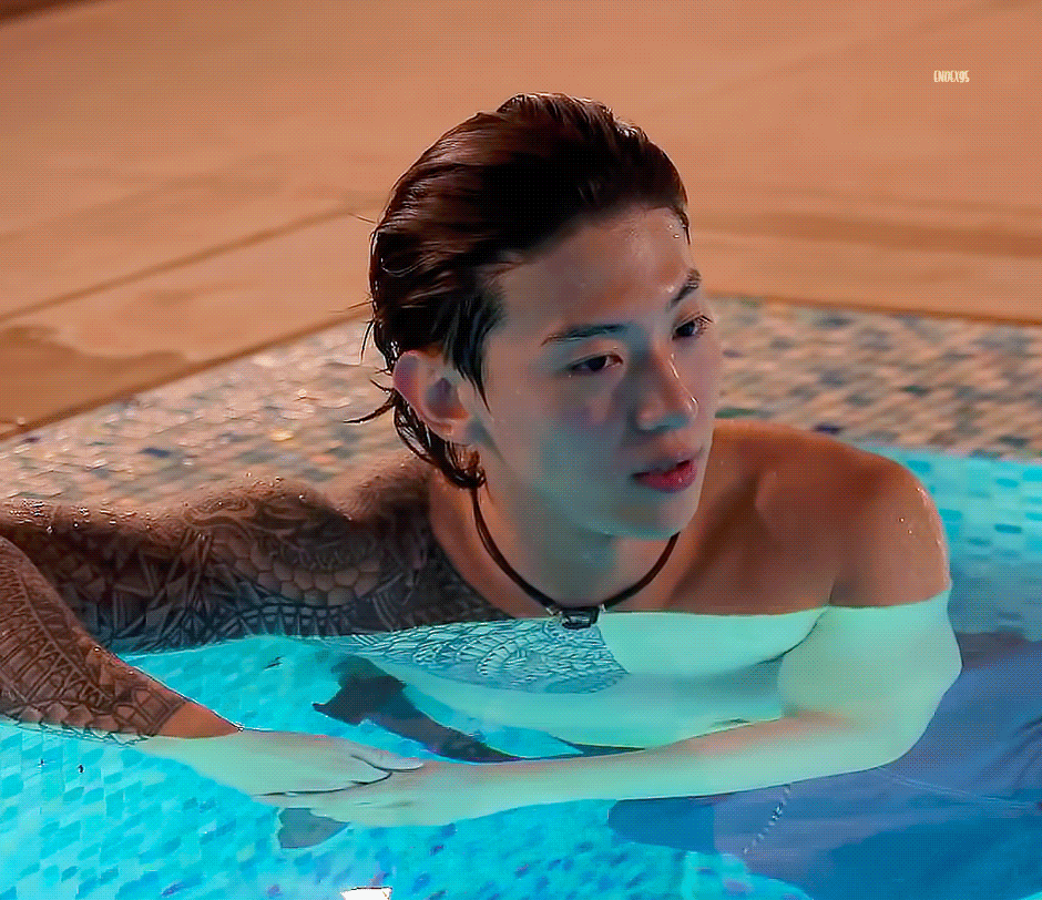 Behind-the-scenes cut of Dex