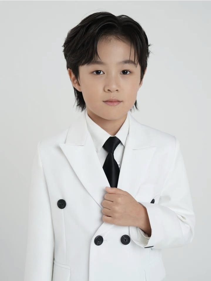 A moment captured by a fan of You Jiwoo