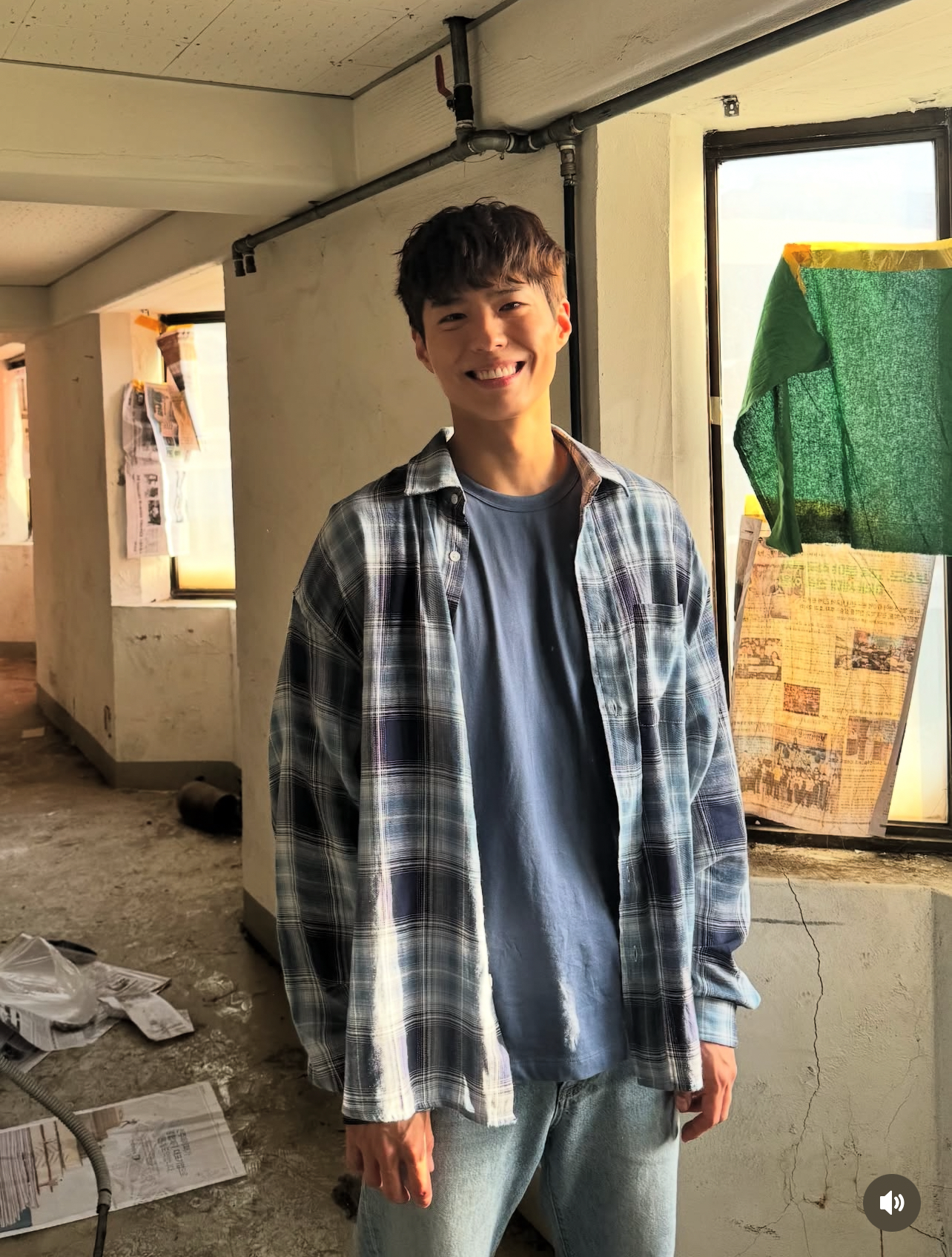 A moment captured by a fan of Park Bogum