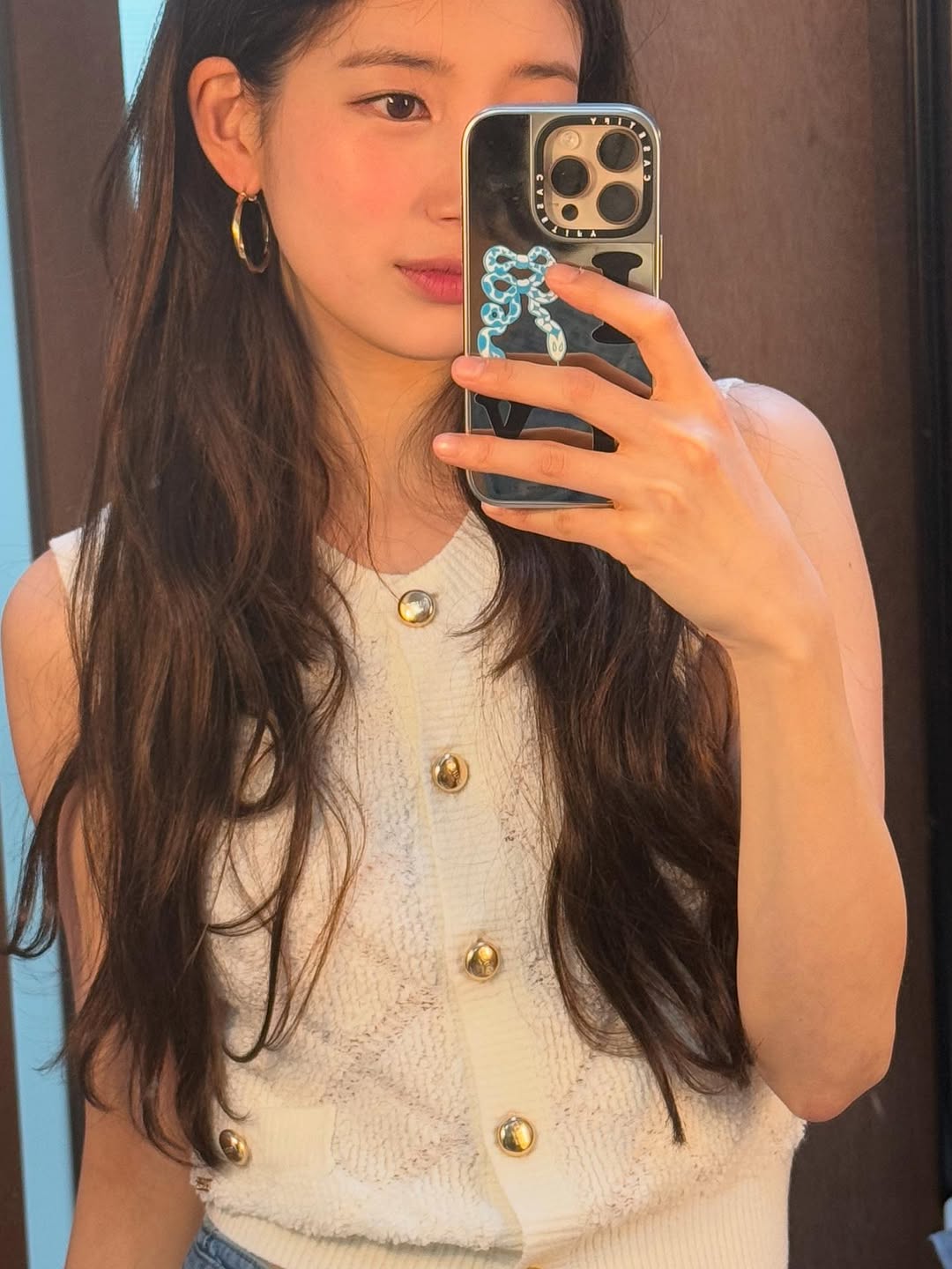Behind-the-scenes cut of Bae Suzy