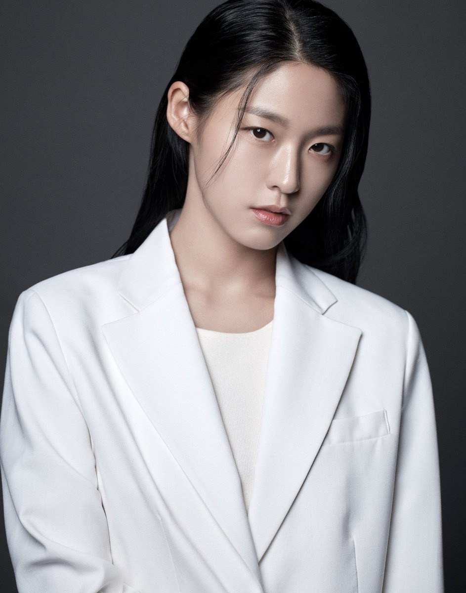 Behind-the-scenes cut of Seolhyun