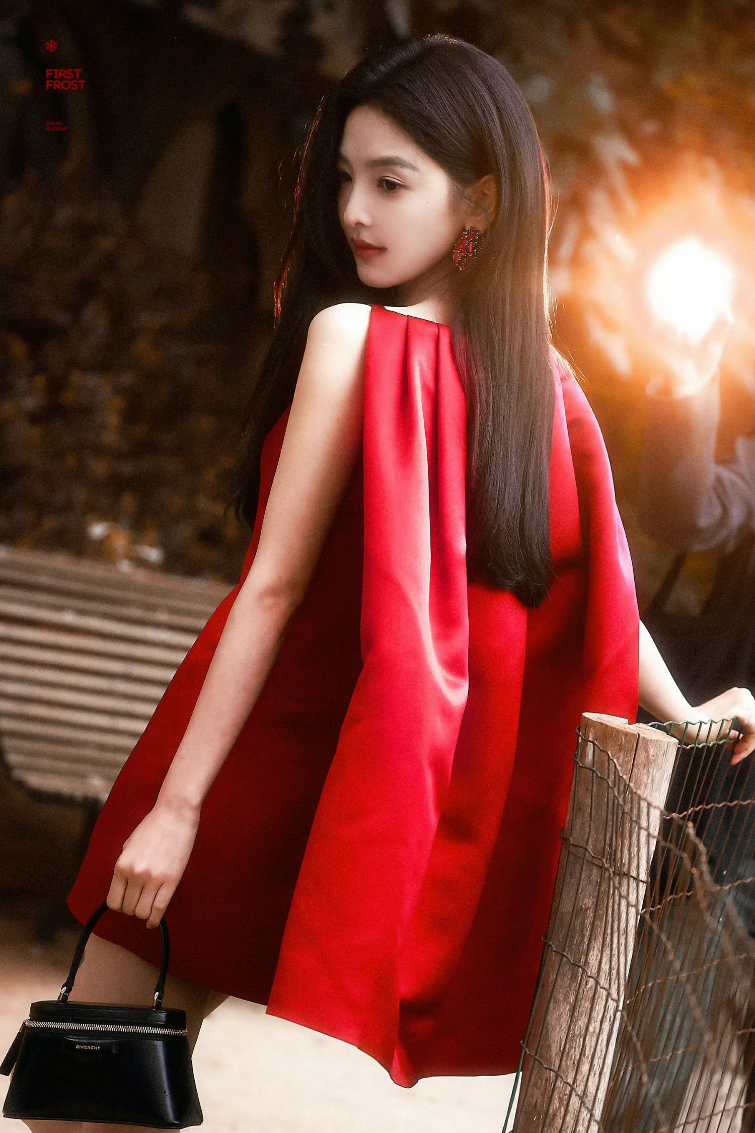 Behind-the-scenes cut of Zhang Ruonan