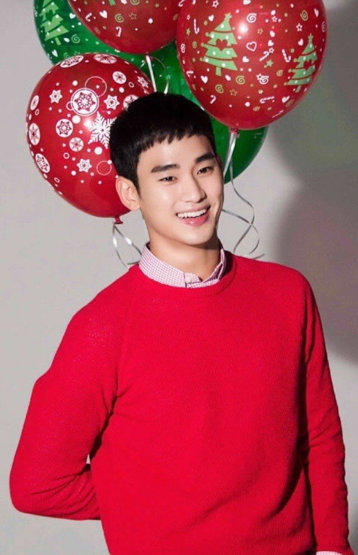 粉絲拍下的金秀賢瞬間