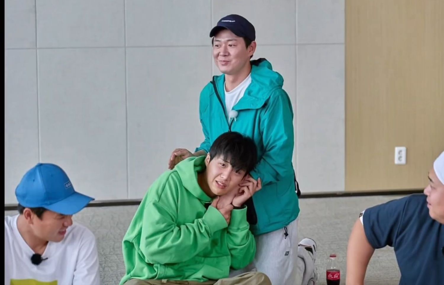 Behind-the-scenes cut of Kim Seonho