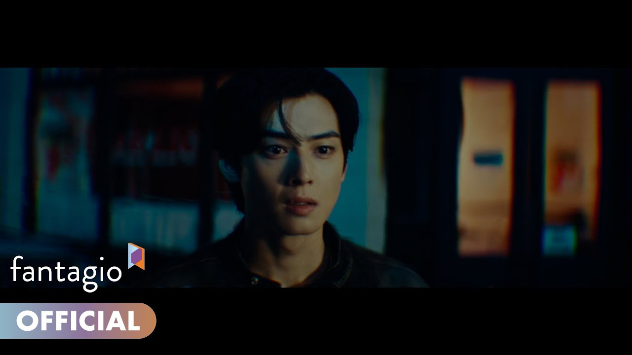 Behind-the-scenes cut of Cha Eunwoo