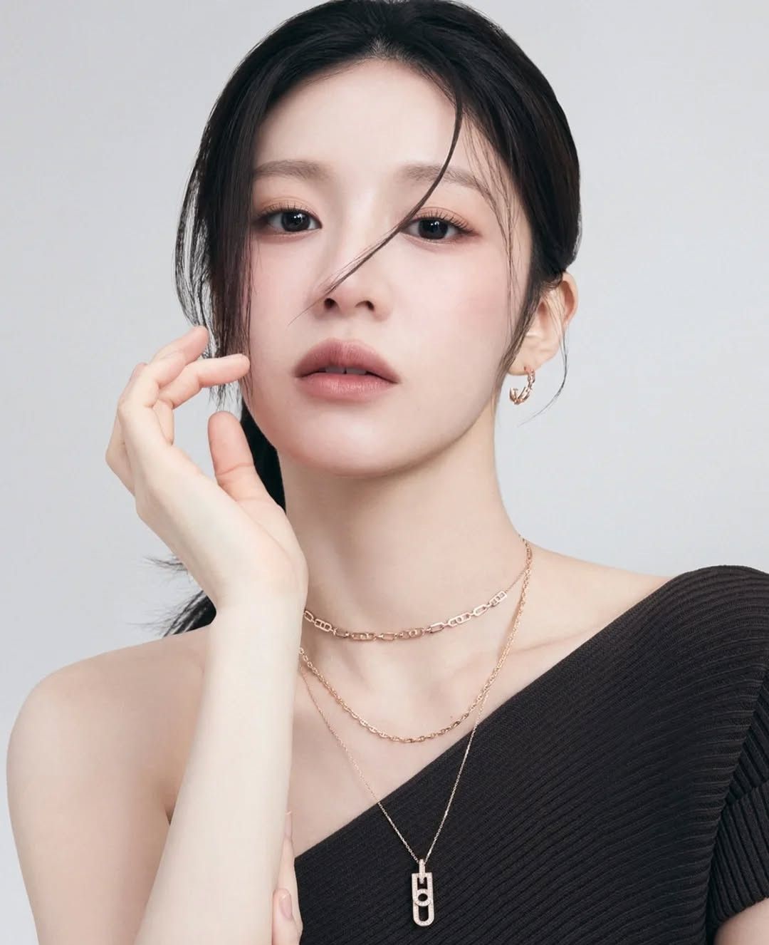 Recent activity shot of Go Younjung