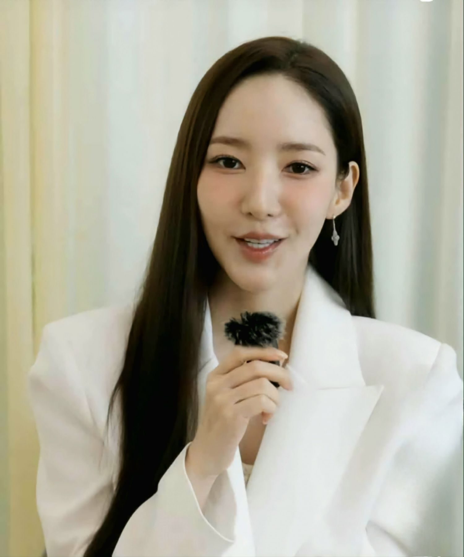 Recent activity shot of Park Minyoung