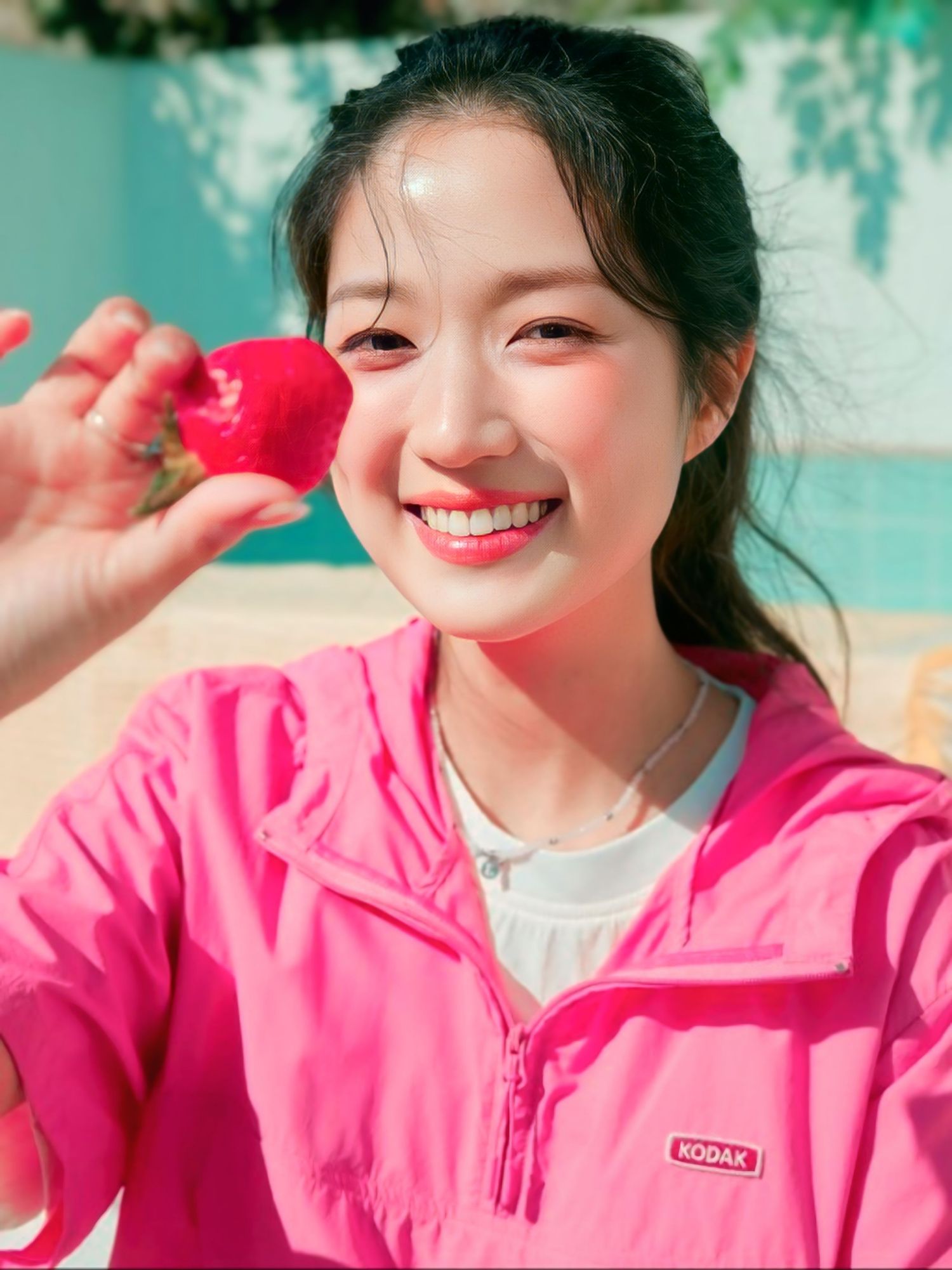 Recent activity shot of Kim Hyeyoon