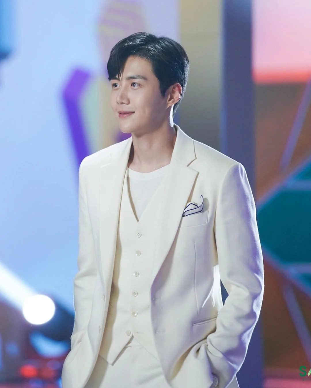Behind-the-scenes cut of Kim Seonho