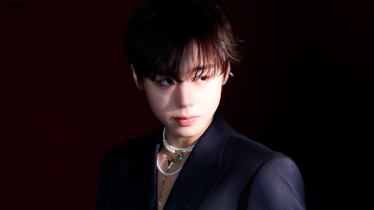 Behind-the-scenes cut of Park Jihoon