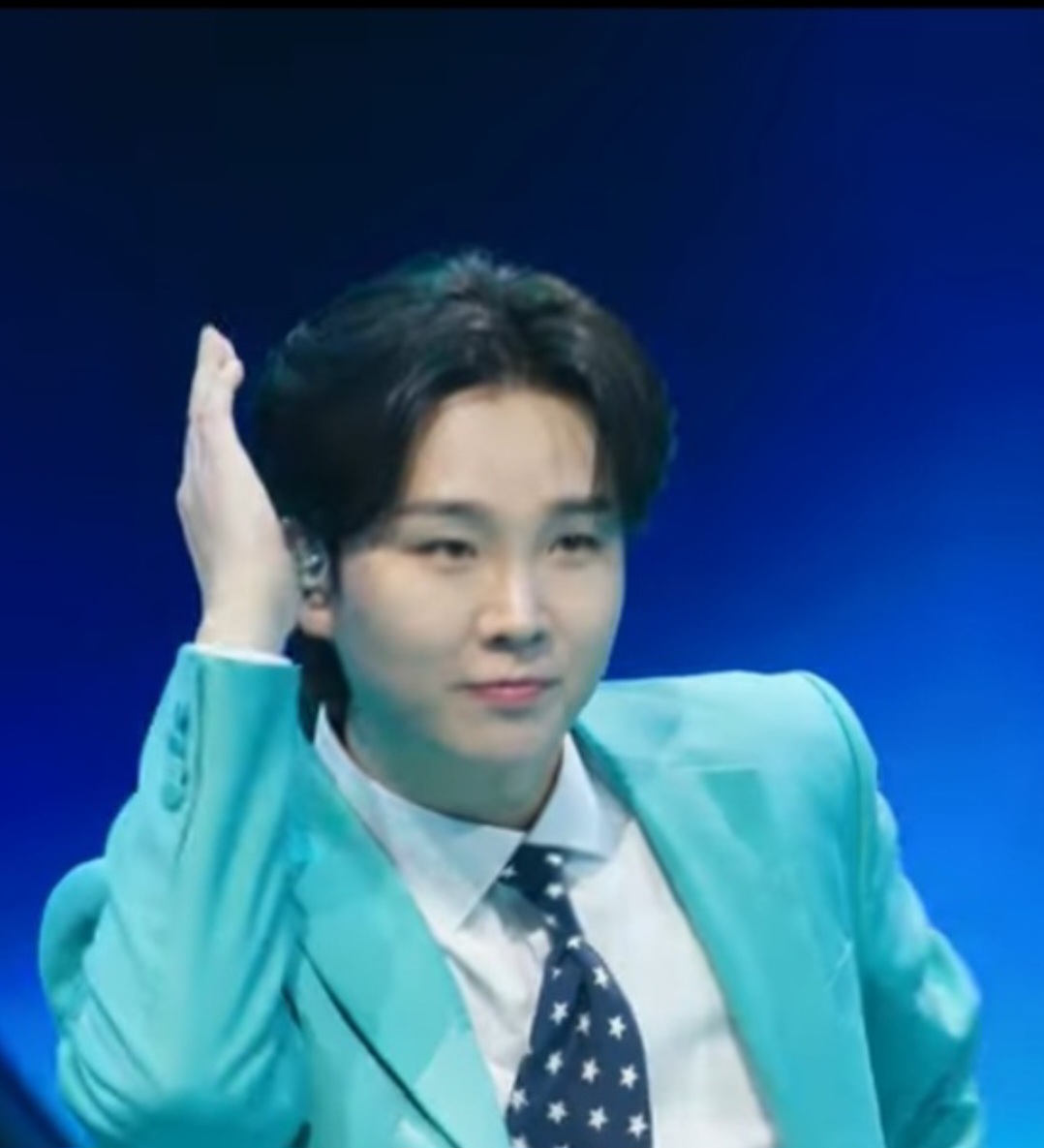 Behind-the-scenes cut of Song Minjun