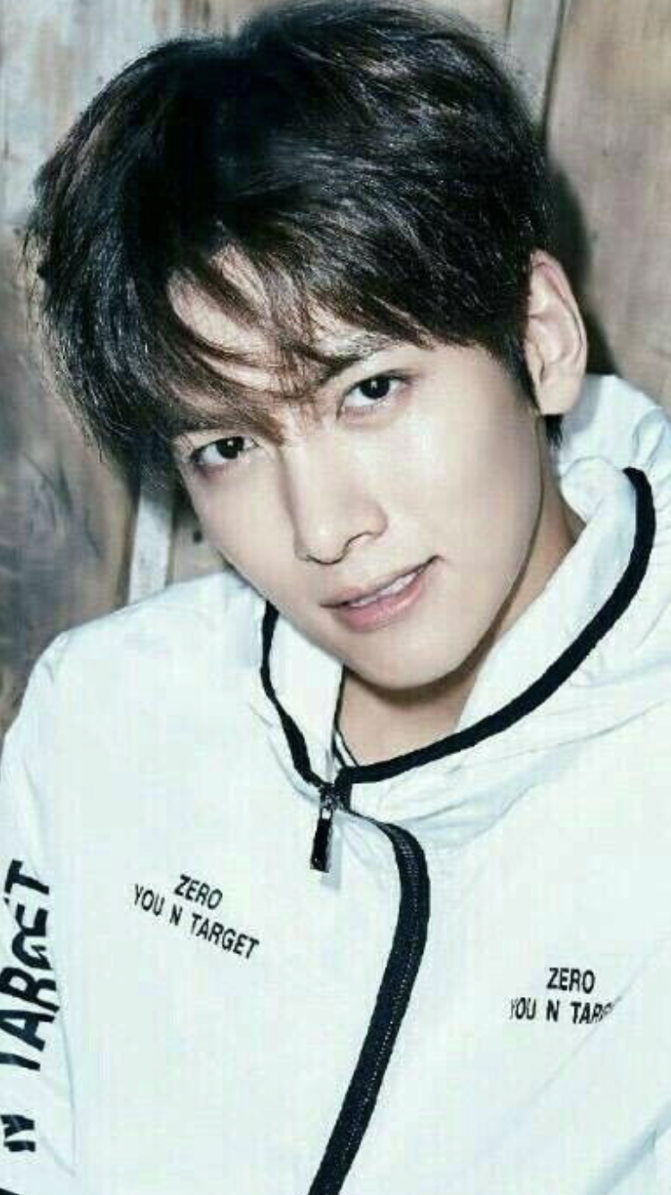 Behind-the-scenes cut of Ji Changwook