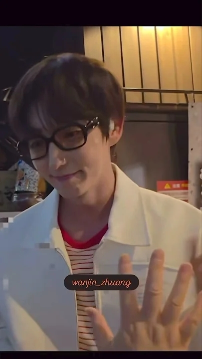 Behind-the-scenes cut of Lee Joongi
