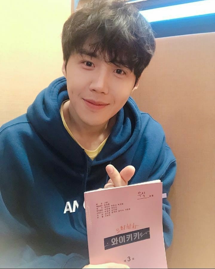 Behind-the-scenes cut of Kim Seonho