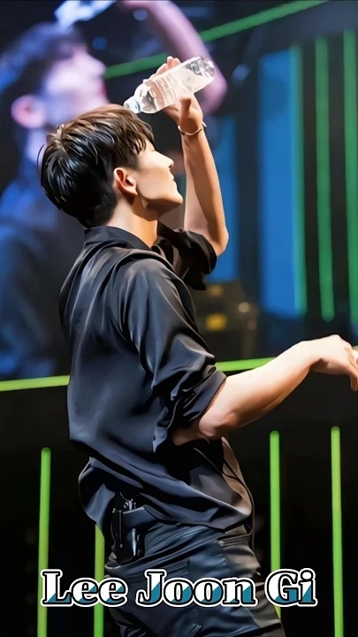 Behind-the-scenes cut of Lee Joongi