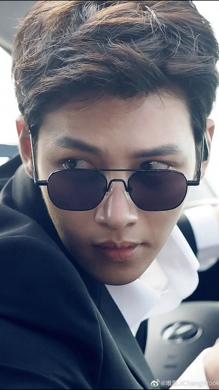 Emotional wallpaper shared by fans for Ji Changwook