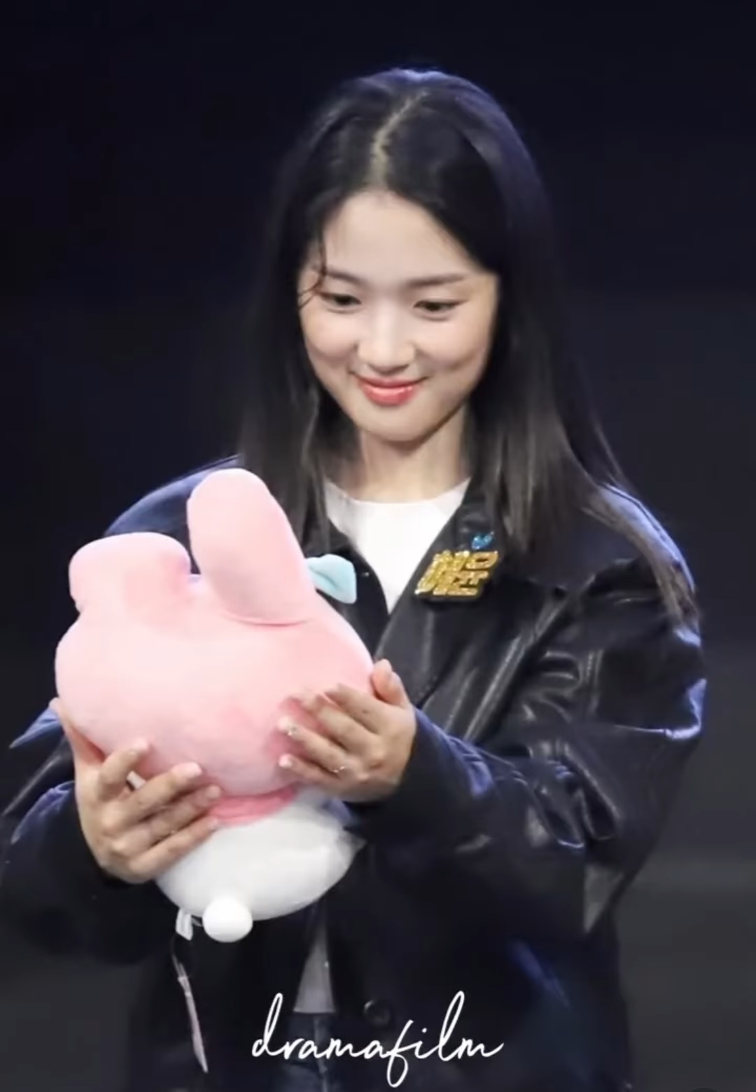 Behind-the-scenes cut of Kim Hyeyoon