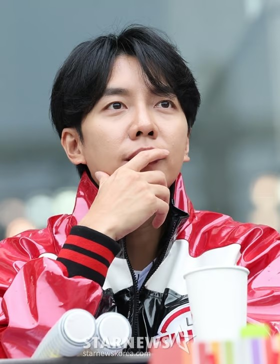Foto kegiatan terbaru dari Lee Seunggi