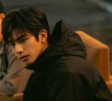 Latest photo of Song WeiLong