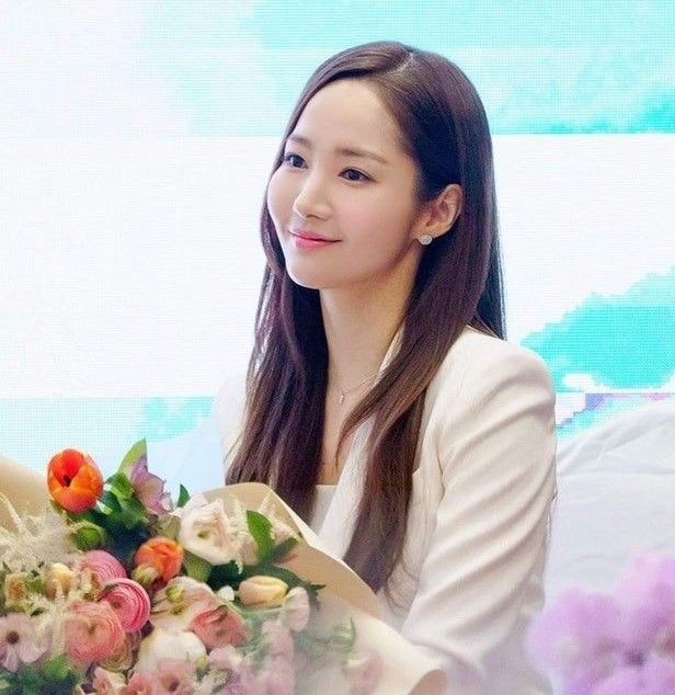 A moment captured by a fan of Park Minyoung