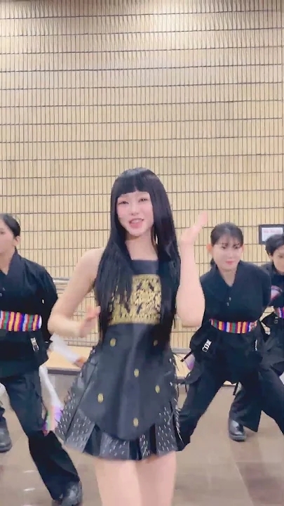 Behind-the-scenes cut of Hong Jiyoon