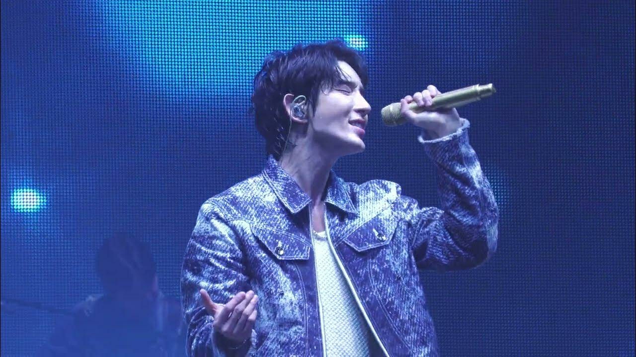 A moment captured by a fan of Lee Joongi
