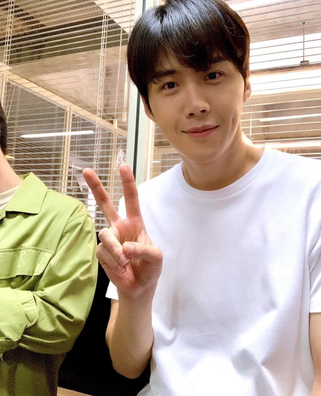 Behind-the-scenes cut of Kim Seonho