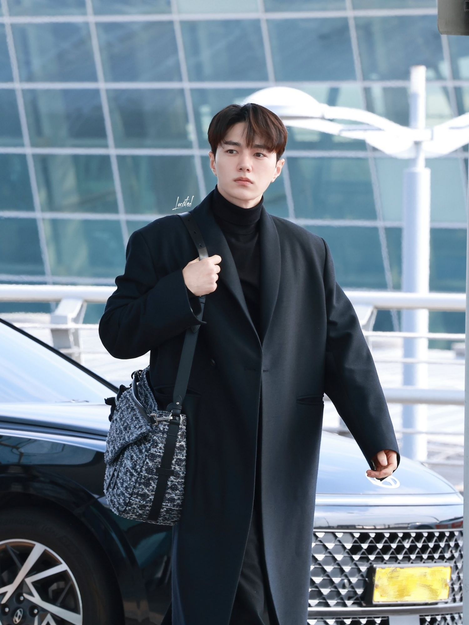 Recent activity shot of Kim Myungsoo (L)
