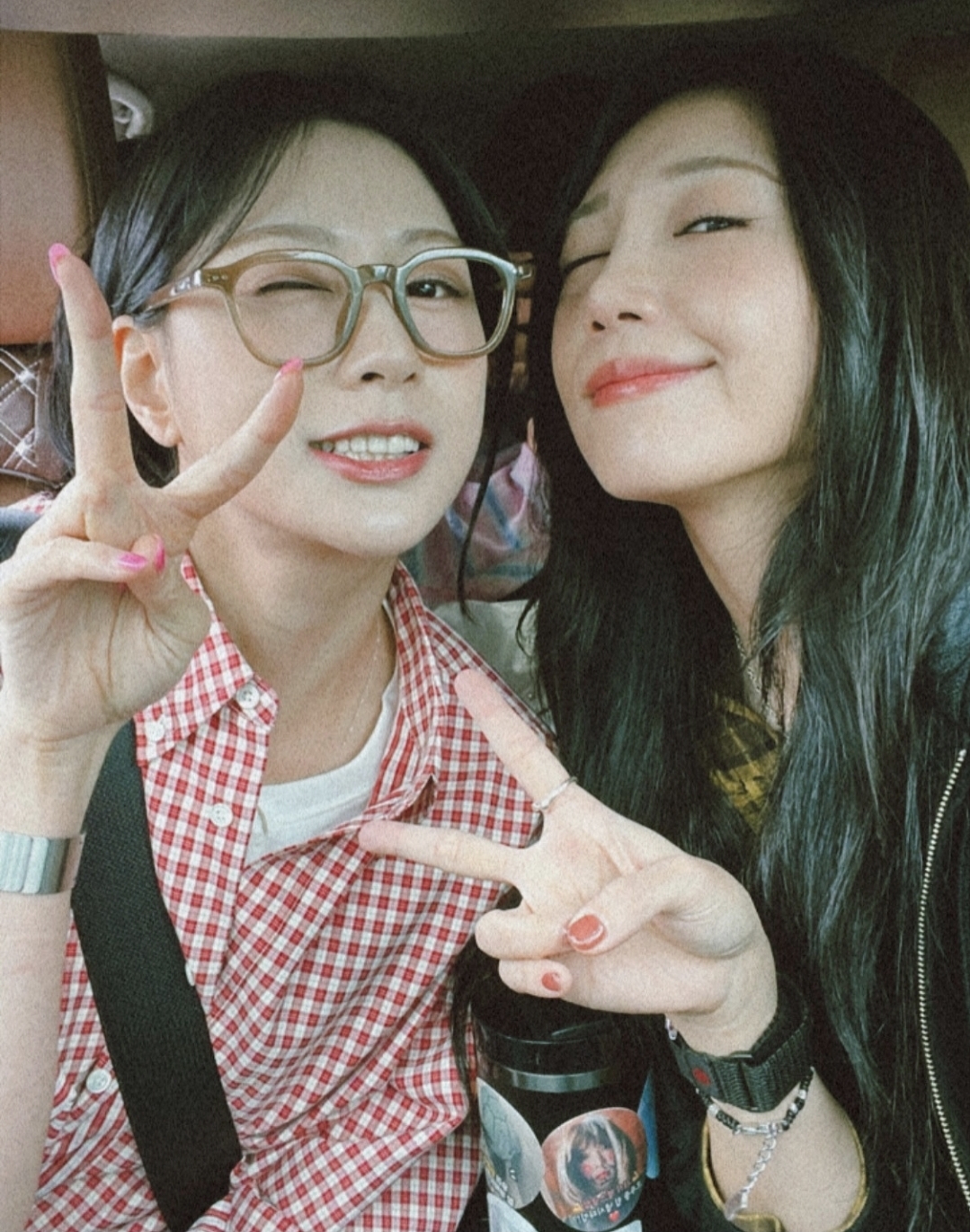 Behind-the-scenes cut of Jung Eunji